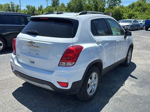 Used 2021 Chevrolet Trax LT w/ LT Convenience Package FWD image 5