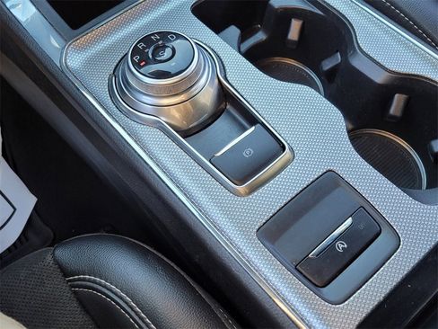 Used 2021 Ford Edge ST image 21