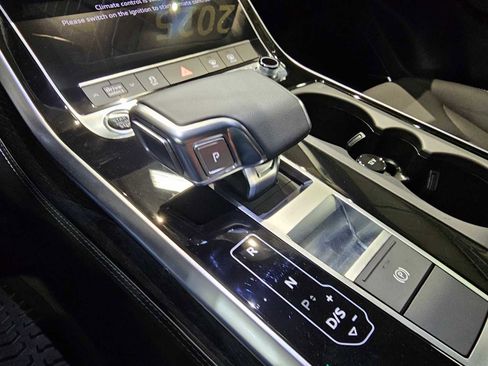 Certified 2025 Audi Q8 Premium Plus w/ Premium Plus Package image 38