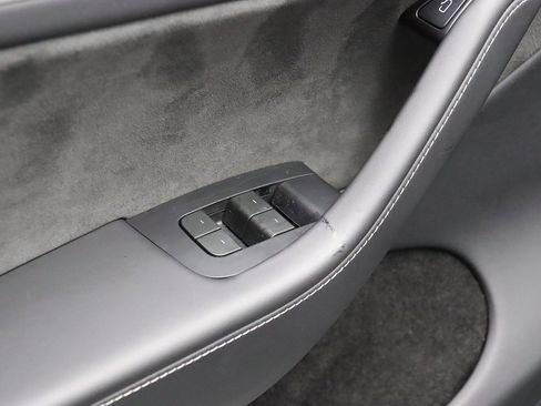 Used 2023 Tesla Model Y Performance image 47