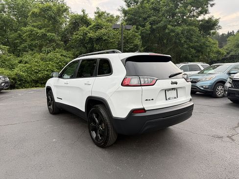 Used 2020 Jeep Cherokee Latitude Plus AWD/4WD image 4