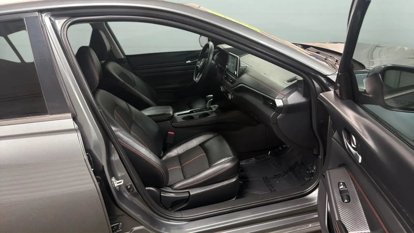 Used 2022 Nissan Altima 2.5 SR w/ Midnight Edition Package FWD image 22