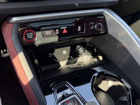 New 2025 Audi SQ5 Premium Plus AWD/4WD image 22