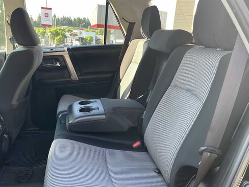 Certified 2019 Toyota 4Runner SR5 AWD/4WD image 19