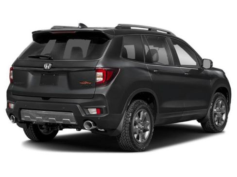 Used 2024 Honda Passport TrailSport image 2