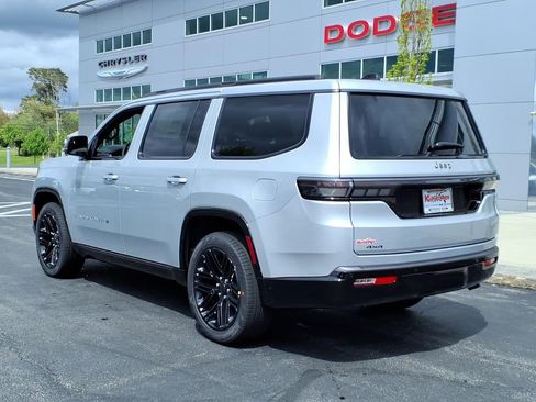 New 2026 Jeep Grand Wagoneer Limited AWD/4WD image 3