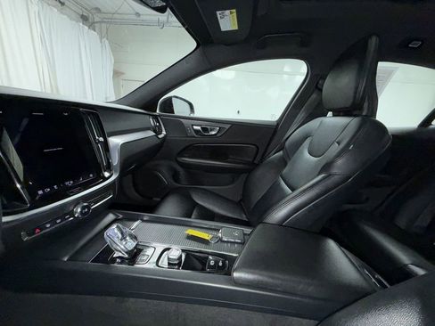 Used 2023 Volvo S60 B5 Plus w/ Climate Package image 5
