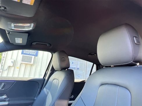 Certified 2025 Mercedes-Benz GLA 250 4MATIC image 22