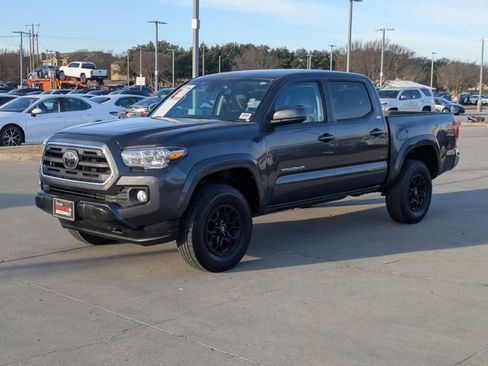 Used 2019 Toyota Tacoma SR5 image 10