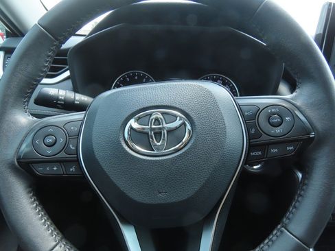 Used 2022 Toyota RAV4 XLE Premium FWD image 26