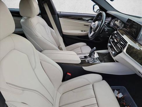 Used 2018 BMW 530i RWD image 15
