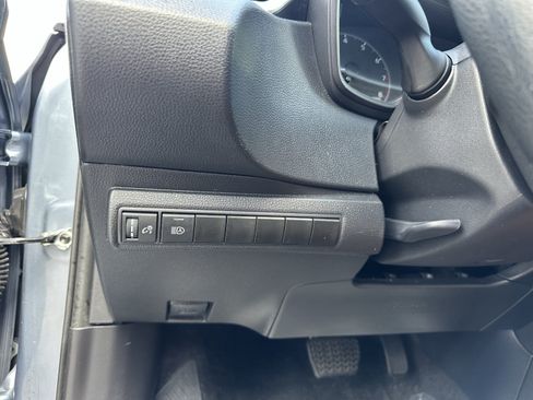 Used 2025 Toyota Corolla LE FWD image 27