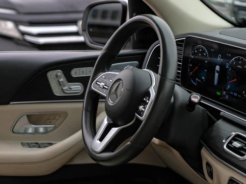 Used 2020 Mercedes-Benz GLS 450 4MATIC image 21