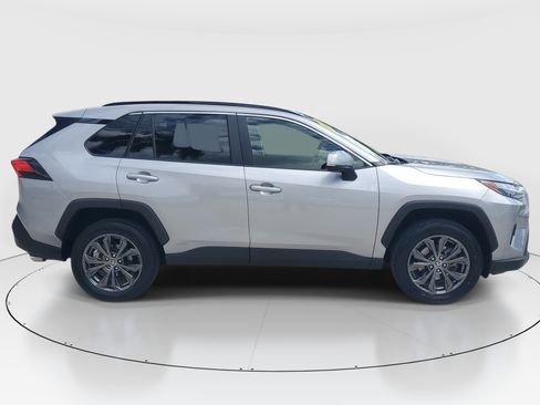 Used 2023 Toyota RAV4 XLE Premium image 2