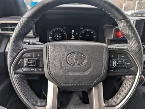 Used 2025 Toyota Tacoma TRD Sport AWD/4WD image 23
