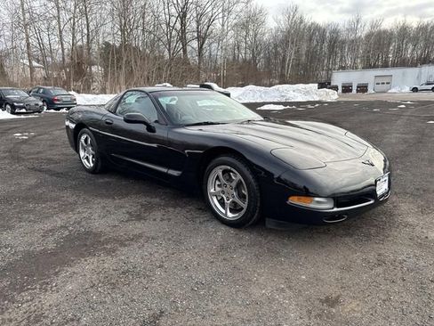Used 2004 Chevrolet Corvette Coupe w/ Preferred Equipment Group image 9