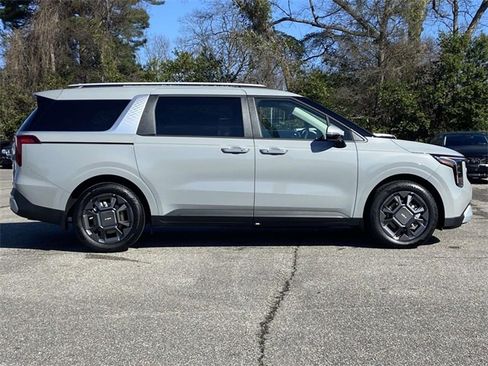 New 2026 Kia Carnival EX image 2