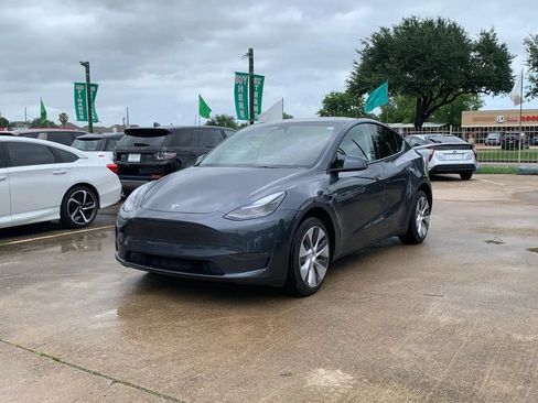 Used 2023 Tesla Model Y Long Range AWD/4WD image 4