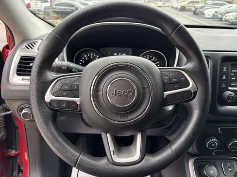 Used 2018 Jeep Compass Sport image 18