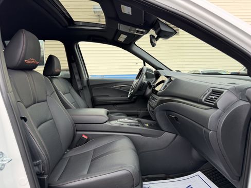 Certified 2024 Honda Passport TrailSport image 14