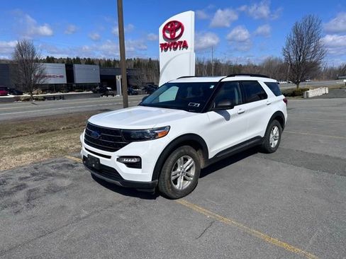 Used 2021 Ford Explorer XLT w/ Equipment Group 202A image 7