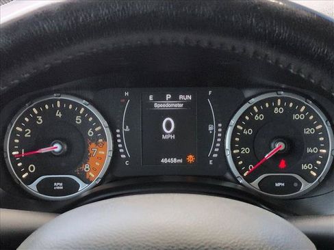 Used 2018 Jeep Renegade Latitude w/ Cold Weather Group AWD/4WD image 15