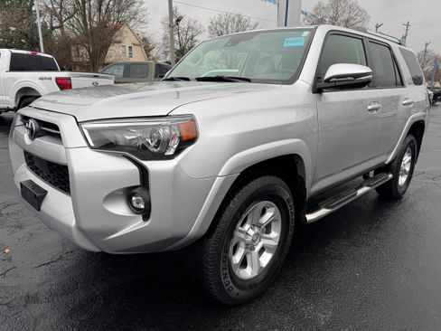 Used 2021 Toyota 4Runner SR5 Premium w/ Moonroof Package image 3
