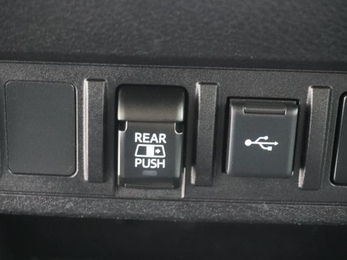 Used 2021 Toyota Tacoma TRD Sport RWD image 19