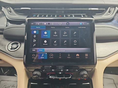 Used 2022 Jeep Grand Cherokee Limited 4xe w/ Luxury Tech Group II AWD/4WD image 23
