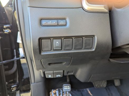 Used 2017 Nissan Murano SV image 17