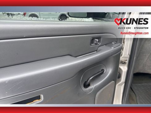 Used 2005 Chevrolet Silverado 2500 LS image 33