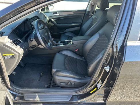 Used 2016 Hyundai Sonata Sport w/ Option Group 03 image 9