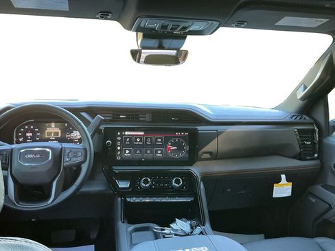 Used 2026 GMC Sierra 2500 AT4 w/ AT4 Premium Plus Package AWD/4WD image 10