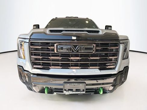 Used 2025 GMC Sierra 2500 AT4X AWD/4WD image 2