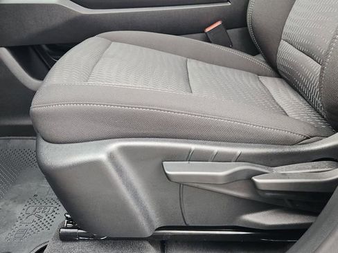 Used 2026 Chevrolet Equinox LT FWD image 23