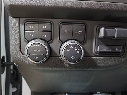 Used 2024 Chevrolet Tahoe Z71 w/ Off-Road Capability Package image 25