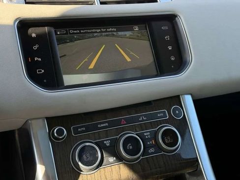 Used 2016 Land Rover Range Rover Sport HSE image 14