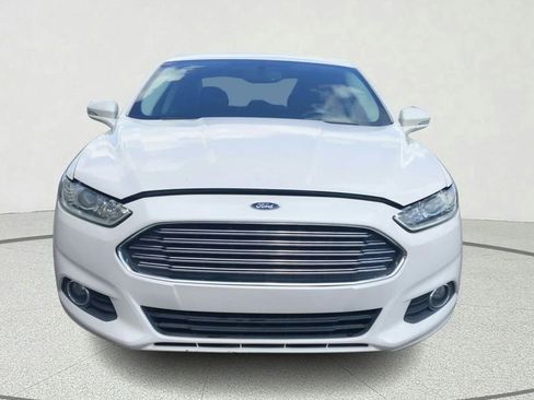Used 2014 Ford Fusion SE w/ Equipment Group 202A FWD image 2