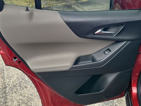 New 2026 Chevrolet Equinox LT w/ Convenience Package II FWD image 8