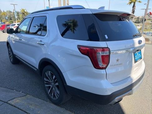Used 2017 Ford Explorer Platinum image 8