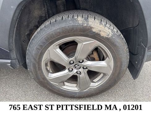 Used 2019 Toyota RAV4 Limited w/ Limited Grade Weather Package AWD/4WD image 32