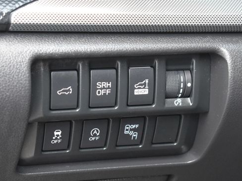 Used 2021 Subaru Forester Limited AWD/4WD image 17