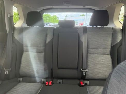 Used 2023 Nissan Rogue SV AWD/4WD image 18