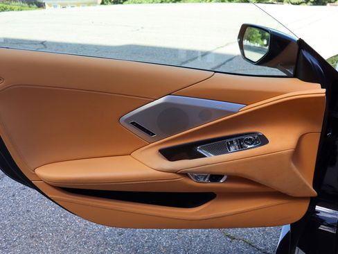 Used 2021 Chevrolet Corvette Stingray Premium Cpe w/ Z51 Performance Package RWD image 16