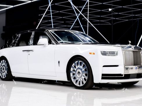 Used 2023 Rolls-Royce Phantom Sedan image 1