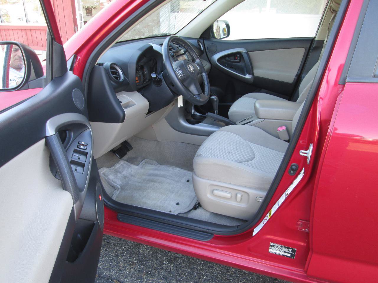 Used 2007 Toyota RAV4 Limited AWD/4WD image 2