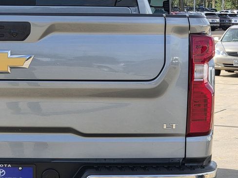 Used 2024 Chevrolet Silverado 2500 LT AWD/4WD image 9