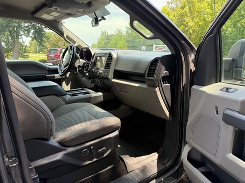 Used 2017 Ford F150 XLT w/ Equipment Group 302A Luxury AWD/4WD image 14
