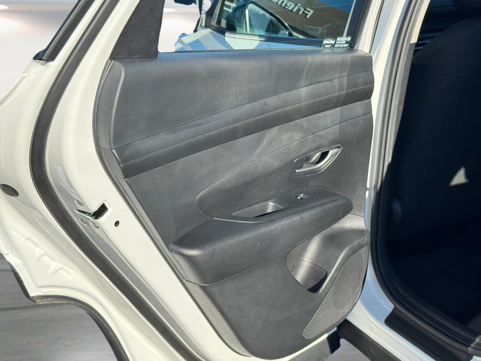 Certified 2025 Hyundai Tucson SE FWD image 16