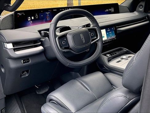 Used 2025 Lincoln Navigator L Reserve w/ Jet Appearance Package image 14